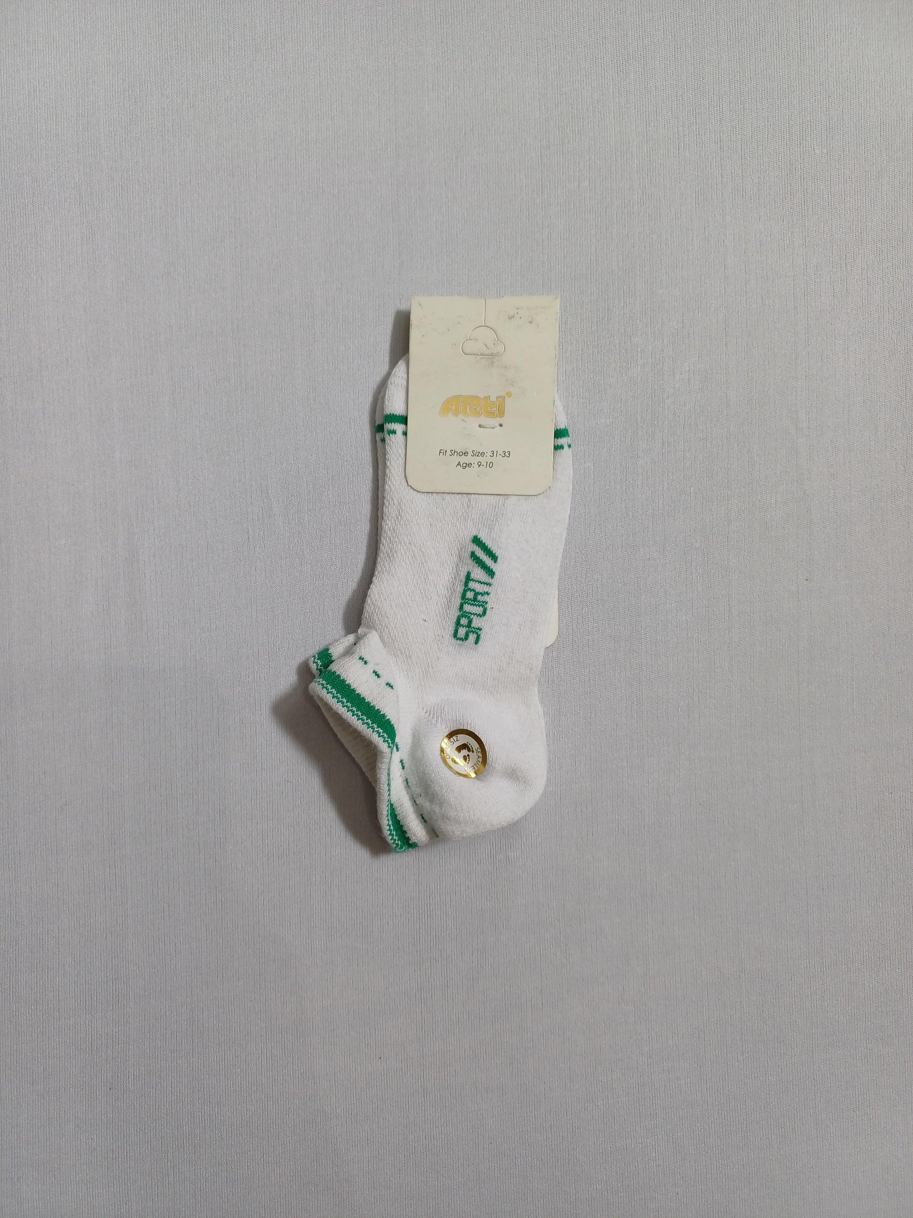 200107 WhiteG kids socks