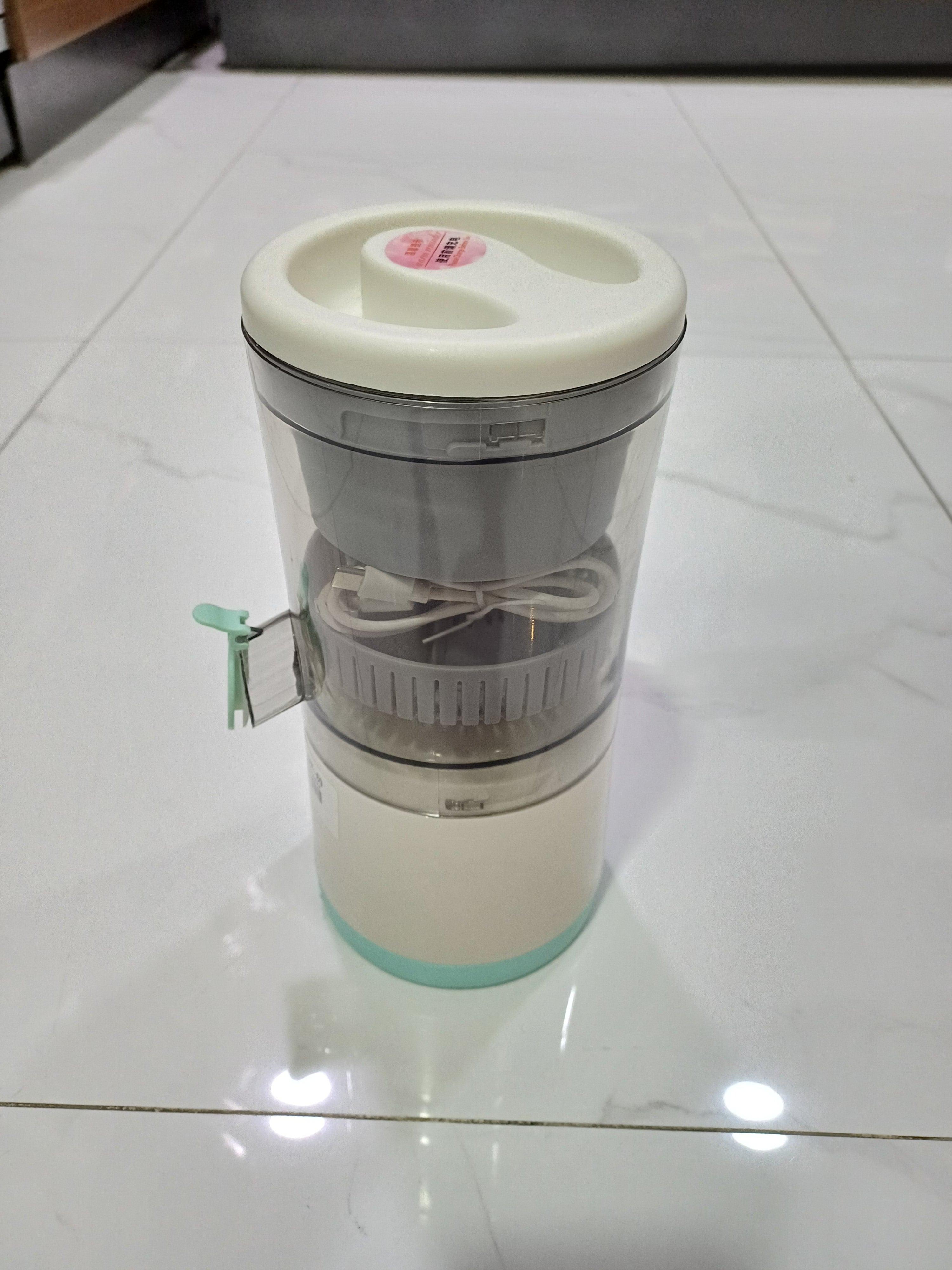 Portable juicer blender