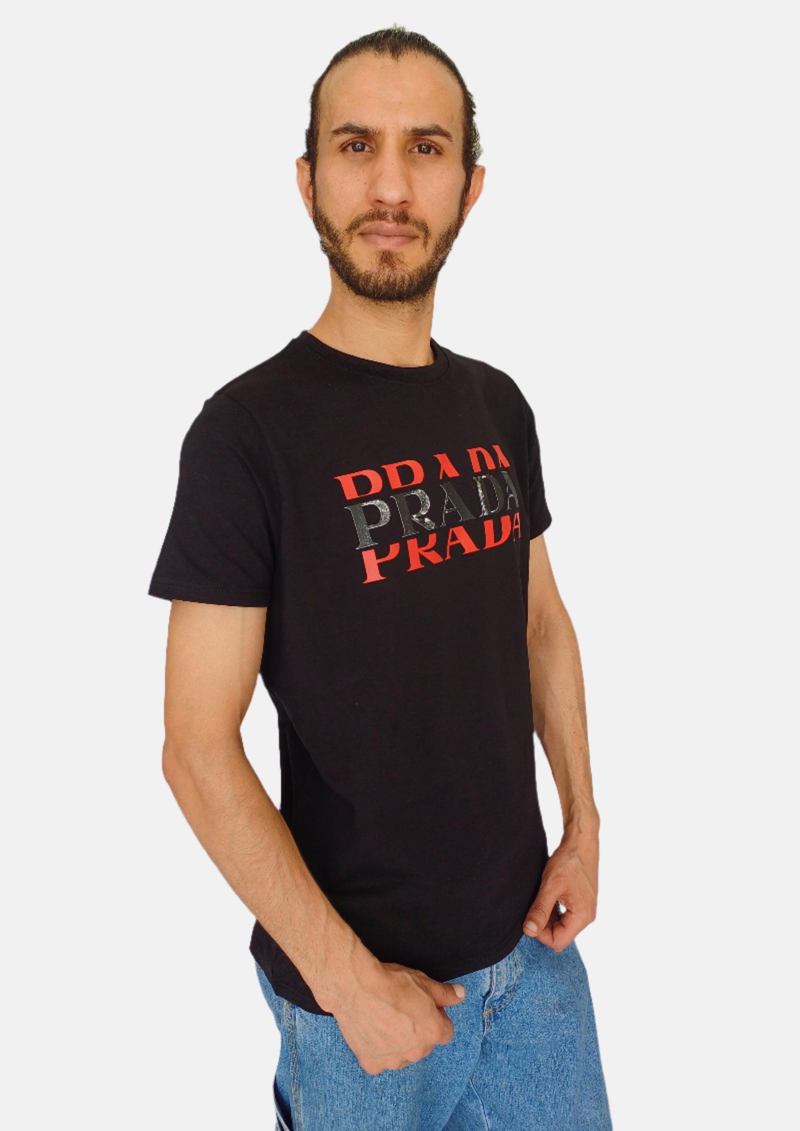 T-shirt PRADA MILANO pour homme avec logo noir et rouge